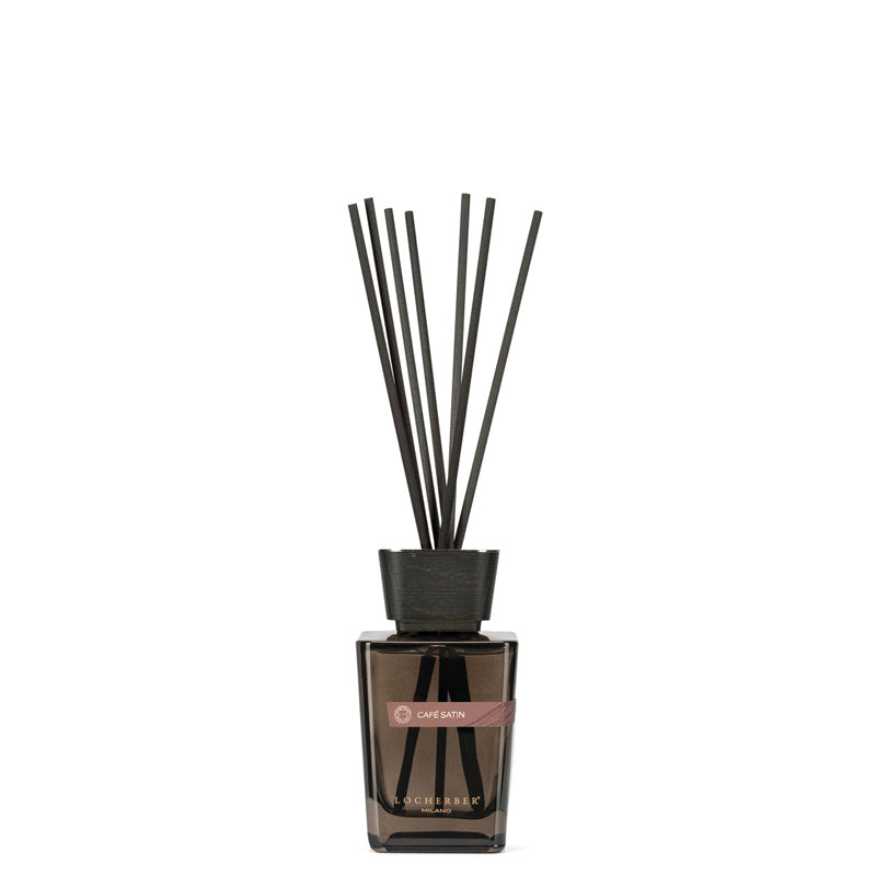 Locherber Milano Raumduft Café Satin in luxuriöser Glasvase mit Stäbchen und einem Inhalt von 250ml.